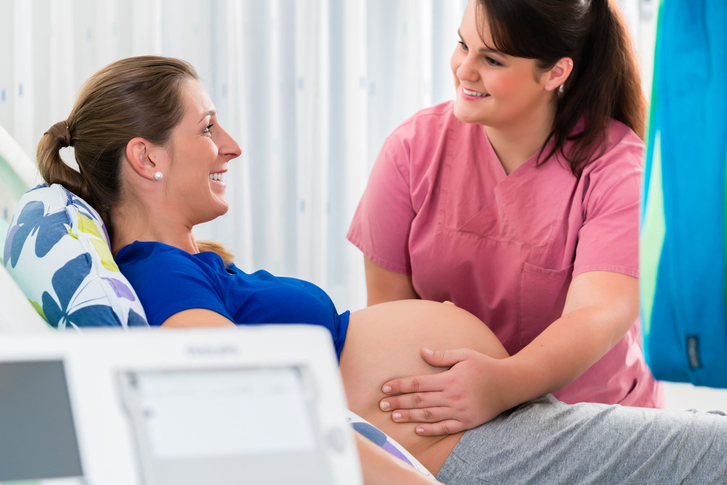 How to become a midwife