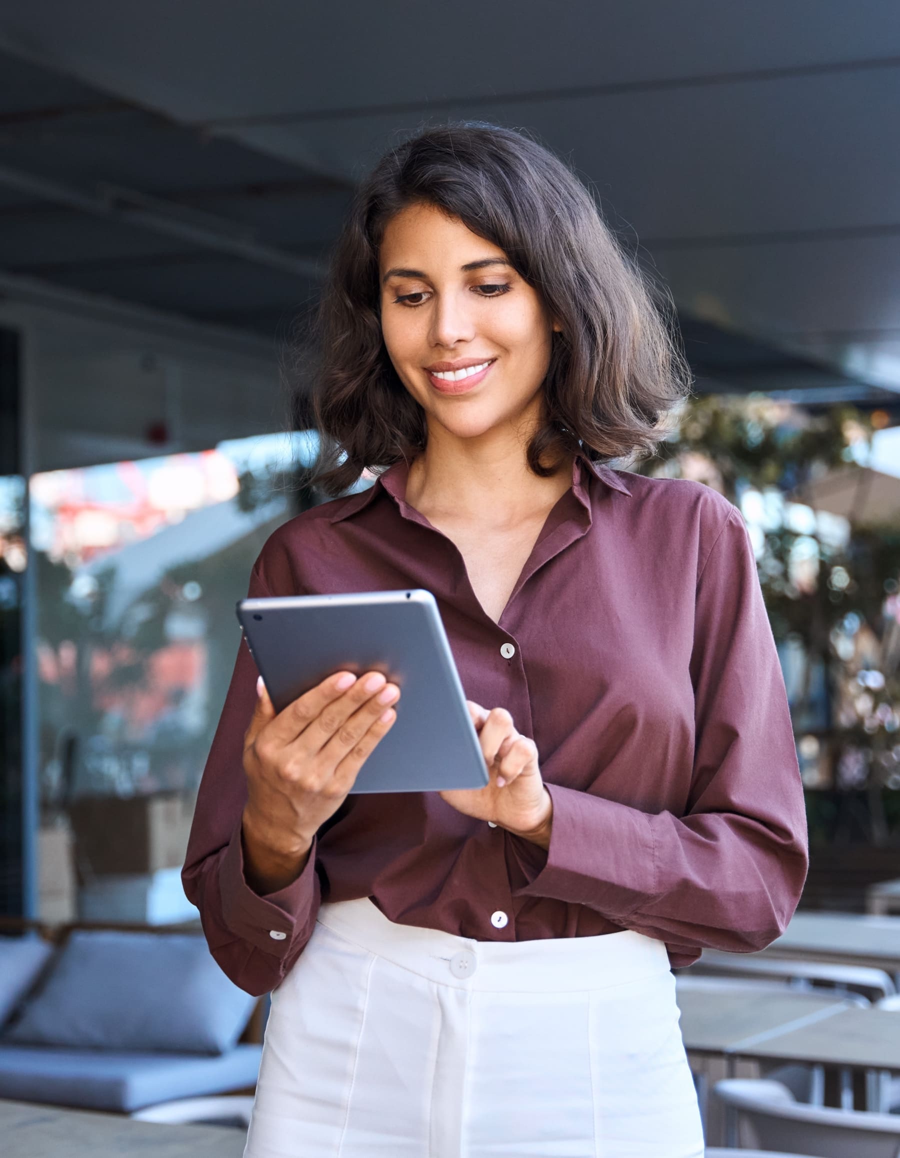 Woman purchasing online course