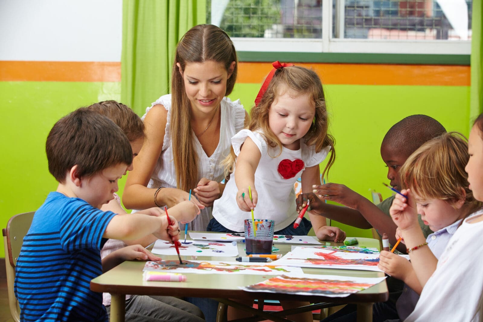 How to become a Nursery Nurse
