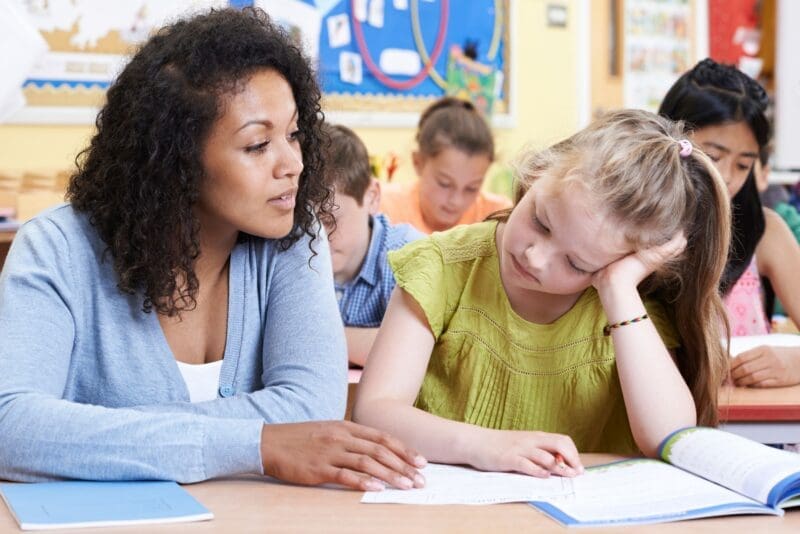 De-escalation Techniques for Teaching Assistants Practical, Policy-aligned Strategies for UK Schools